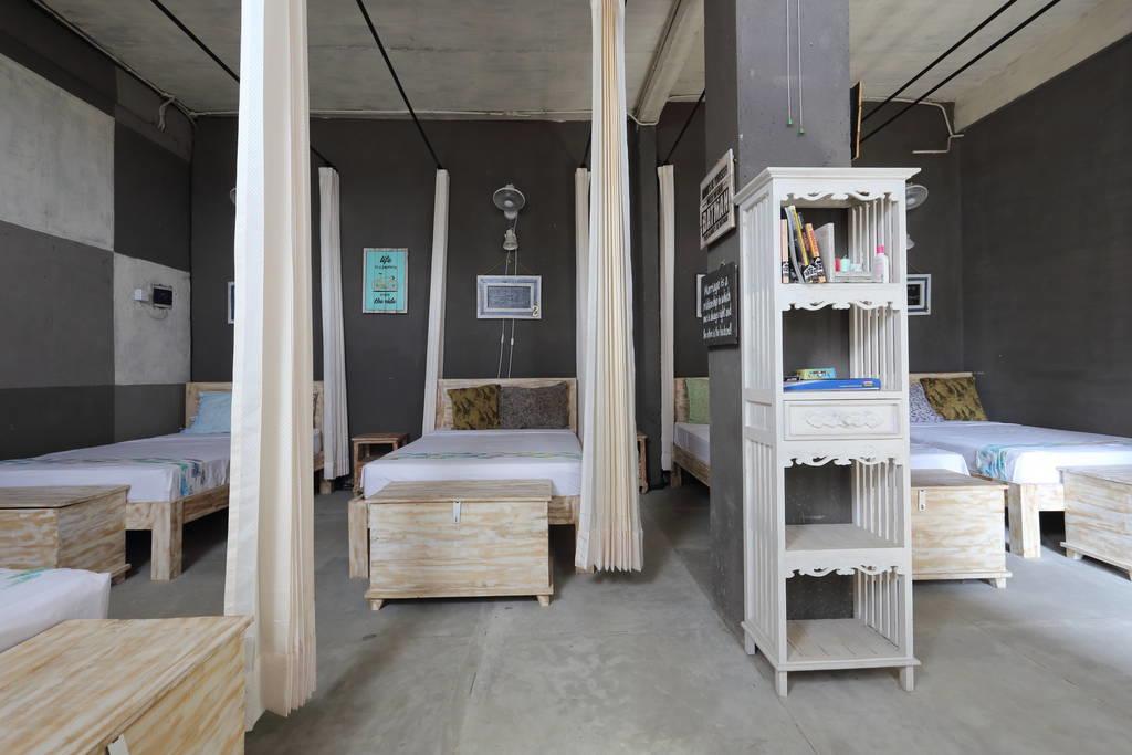 Barn N Bunk Hotel Gianyar  Ngoại thất bức ảnh